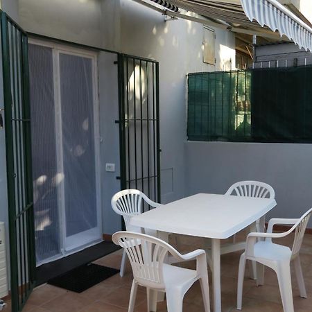 Karina, To The Beach With Terrace And Private Parking Savona Esterno foto
