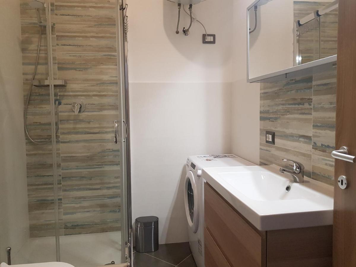 Karina, To The Beach With Terrace And Private Parking Savona Esterno foto