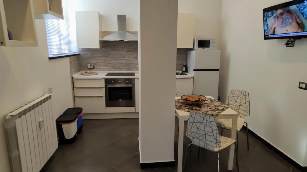 Karina, To The Beach With Terrace And Private Parking Savona Esterno foto